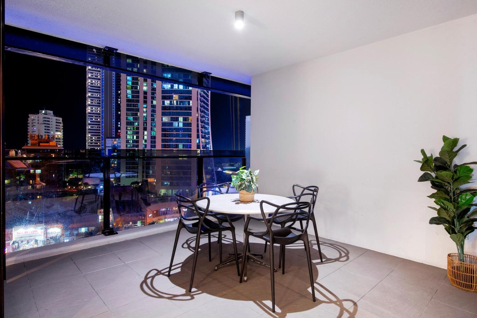 Ocean View Apartments With Balcony - Circle On Cavill - Central Location! - Self Contained & Privately Managed غولد كوست المظهر الخارجي الصورة